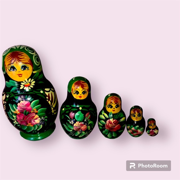 Russian Matryoshka Nesting Dolls - Picture 1 of 2